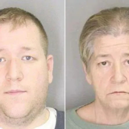 أميركية تنقل مخدّرات لإبنها عبر قبلة