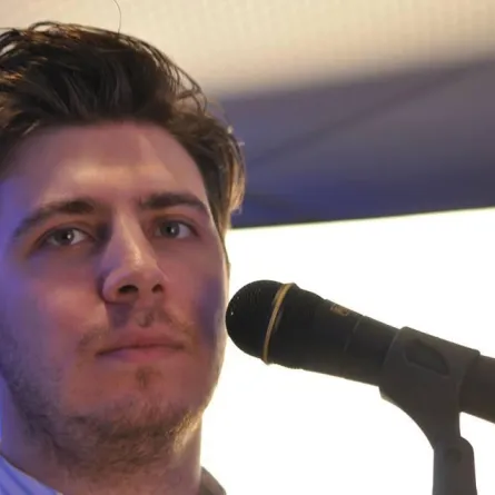 نجم "ستار أكاديمي" محمد قماح يكشف مرضه بسرطان الدماغ