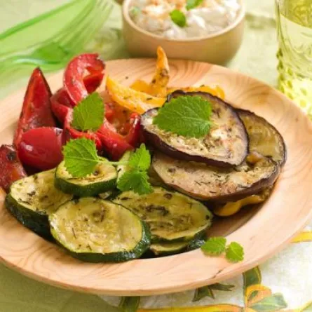 سلطة الباذنجان والكوسى المشوية