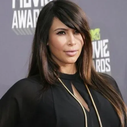 صراخ kim kardashian خلال جلسة عناية بقدميها!