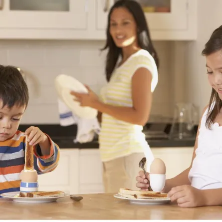 خطوات تدريب طفلك على الصيام