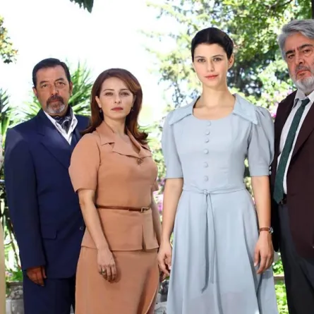 بالصور وبالفيديو: بيرين سات تؤدي دور فتاة عمياء