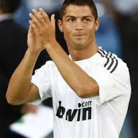 رونالدو يحقق حلم سعودية بالرد عليها عبر تويتر