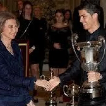 علكة تسبب الإحراج لرونالدو