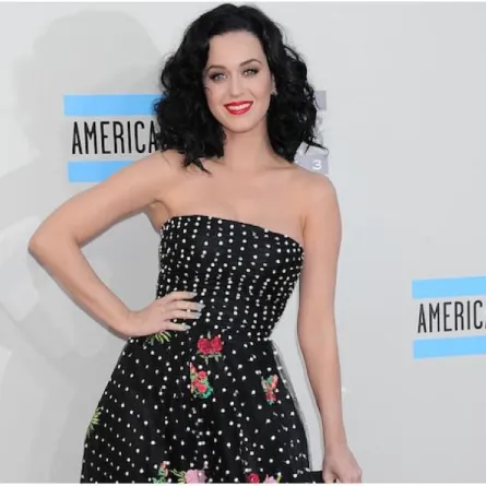 إطلالات Katy Perry في 2013 بين الجنون والنعومة