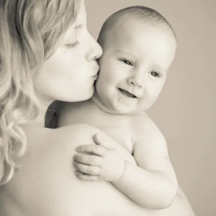 16 سبباً تؤكد أهمية الحضانه لك ولطفلك