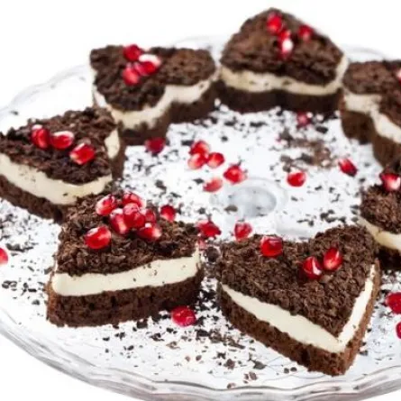 إبدئي تحضيراتكِ ليوم الحب مع كيك الرمّان المميز 