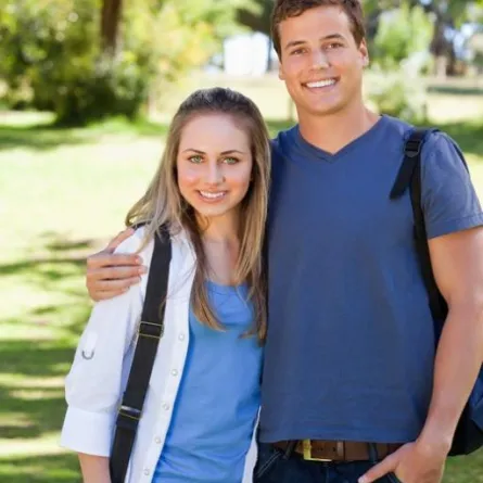 لماذا يفضل الرجال المرأة القصيرة؟