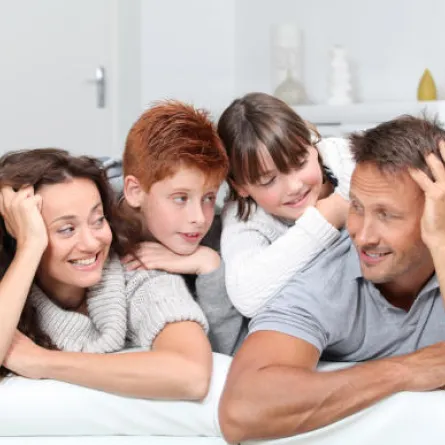 «البنت بأبيها معجبة والولد حبيب أمه!»