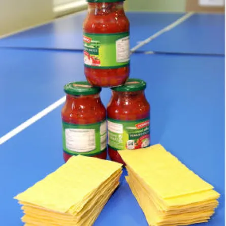 سطت على مصرف.. بصلصة الطماطم