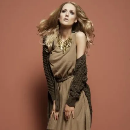 كارولين تهرب من اسطنبول مع حبيبها