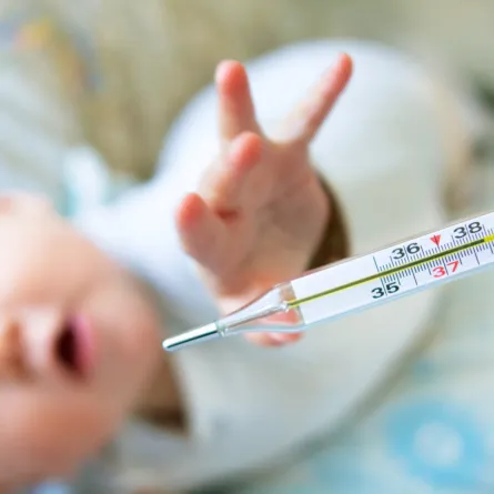 كيف تعتنين بطفلكِ بعد عملية  "الختان"