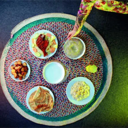 قصة "الهريس" وطقوس الإفطار في الامارات