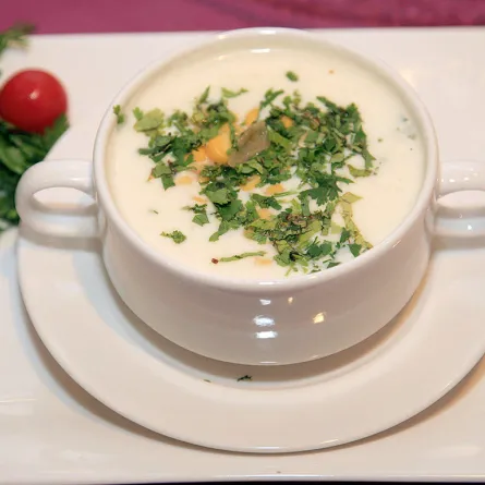 شوربة الذرة بالكزبرة الخضراء