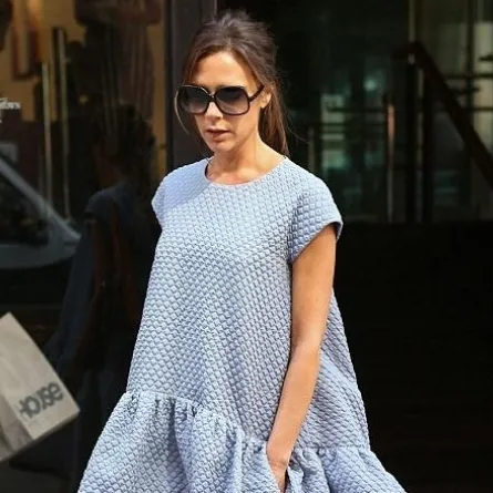 Victoria Beckham  أوَّل من يرتدي تصاميمها دائمًا