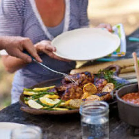 تحذير مرضى الحساسية من الأكل في غرف النوم