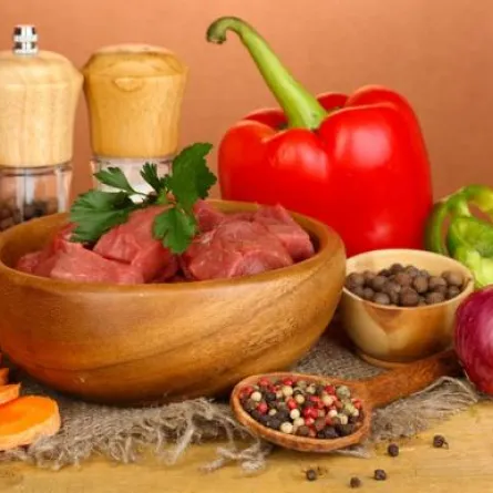 كيف تطهين اللحم مع المطيّبات؟