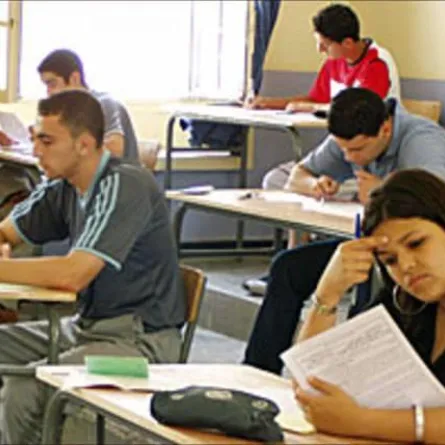 محاكمة 10 تونسيين متهمين بتسريب أسئلة البكالوريا