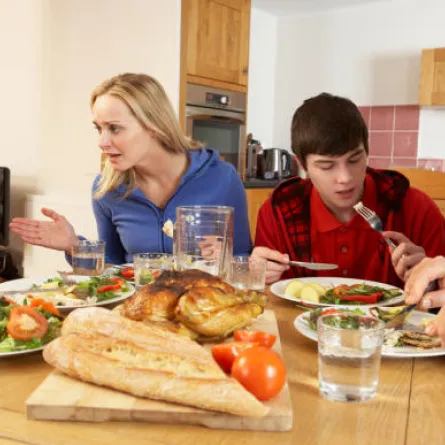 5 طرق لتتجنبي خلافاتك مع العائلة