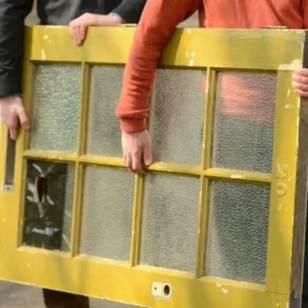 باب منزل بول مكارتني بـ 8 آلاف دولار