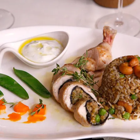 الدجاج المحشو مع الفريك