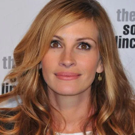 نصائح Julia Roberts لشعر بتموَّجات عريضة