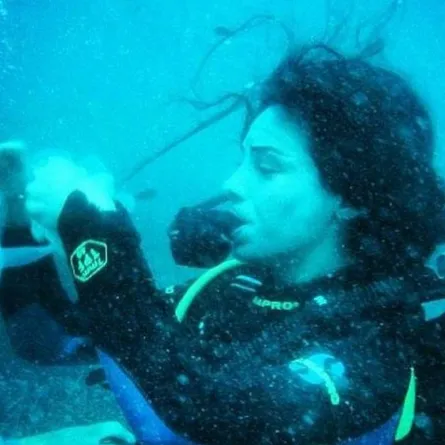 السلطانة ناهد دوران في رحلة تحت أعماق الماء!