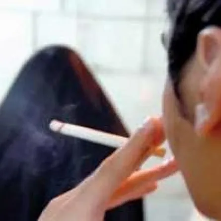 50 % من الطالبات يرفضن الزواج من مدخنين