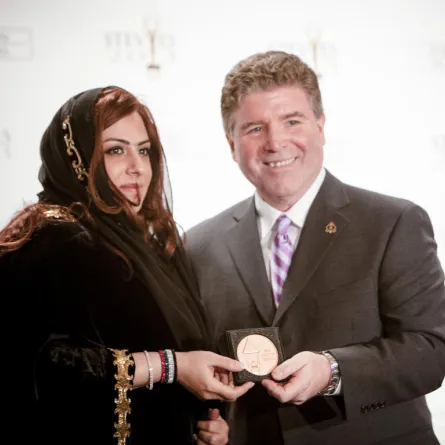 "سحر الزارعي" أول إماراتية تفوز بجائزة "ستيفي" العالمية