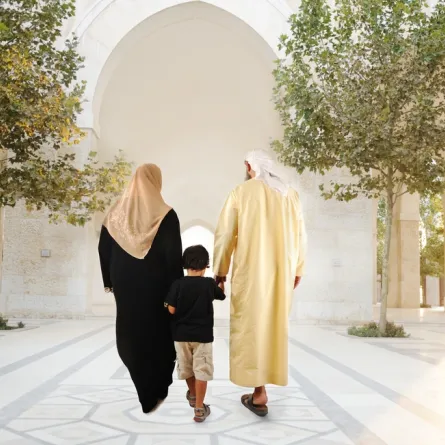 نتائج زواج السعودي والخليجية.. أبناء بلا هوية!