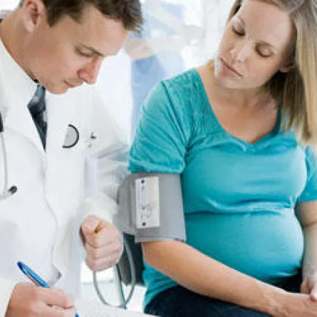 الدهون تؤثر على وزن الجنين وحياته 