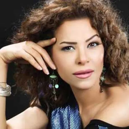 ألفت عمر تثير أزمة مع الجالية العربية في أمريكا