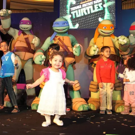 شرنقة الجمال والنينجا وفيربي في مهرجان دبي للتسوق