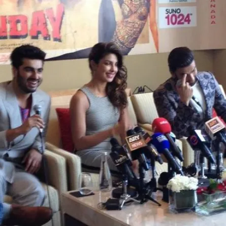 بالصور: بريانكا تشوبرا ورانفير سينج في دبي