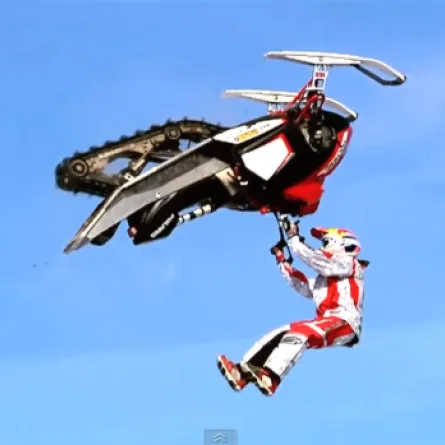 يوتيوب: حركات نادرة وجريئة ومسابقة لأكل الحلوى