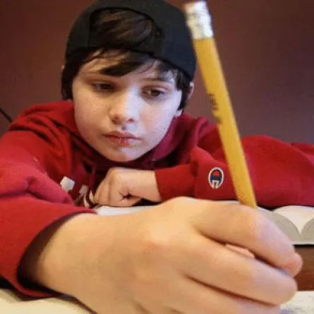 مصاب بالتوحد على طريق الدكتوراه