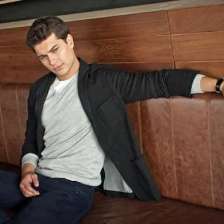 أمير بطل "فريحة" الأول على "تويتر"