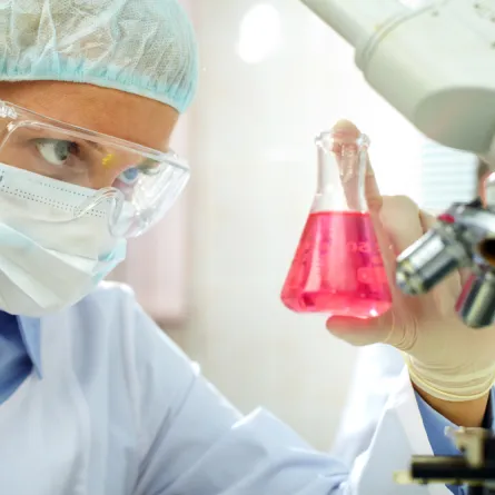 أول عربية ترأس المجلس الأعلى للكيميائيين!