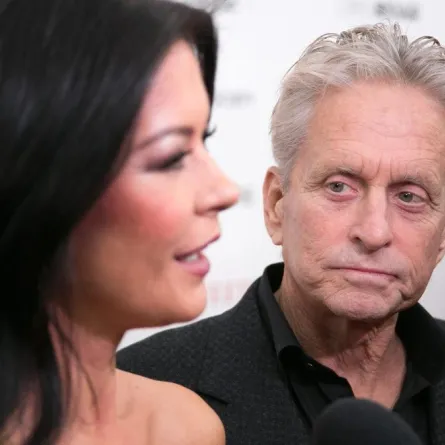 Michael Douglas يعترف أنه كذب بنوع سرطانه