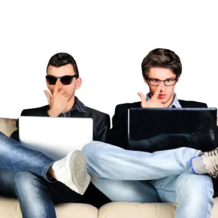 5 سنوات سجن للشقيقين اللذين ابتزا 80 مراهقة!