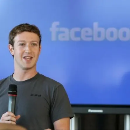 100  دولار لمراسلة مؤسّس "فيس بوك"