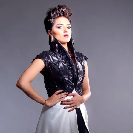 هيا عبدالسلام: لا تعنيني غيرة مرضى الوسط الفني