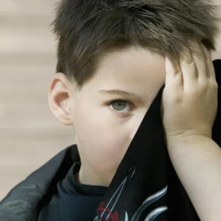 كيف تعالجين طفلك المصاب بالرمد الصديدي؟