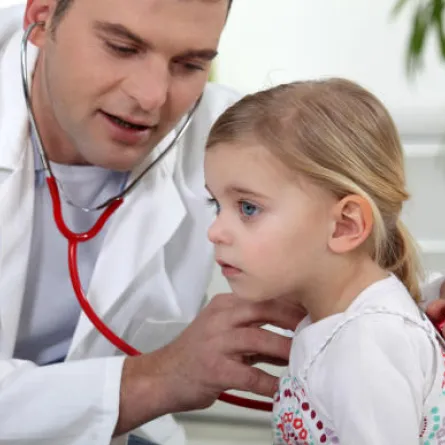 أعراض وعلاج التهاب الكبد الوبائي لدى الأطفال