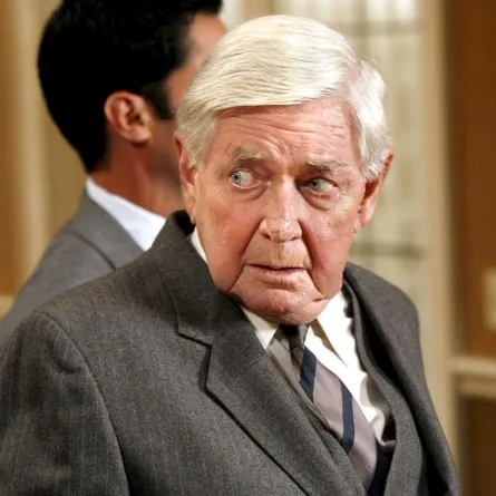 وفاة الممثل الأمريكي رالف وايت عن عمر يناهز الـ85 عاماً