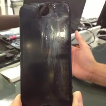 "iphone 5"  ينفجر في يد تايلاندي