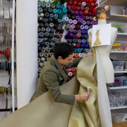 زاك بوزن يصمم فستاناً من الذهب بقيمة 1.5 مليون دولار