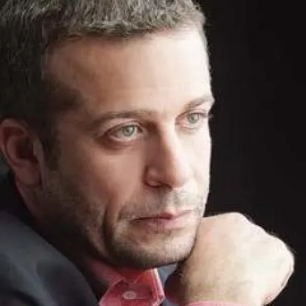 شريف منير أصبح جداً