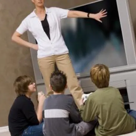 عقاب مبتكر لطالب متكاسل