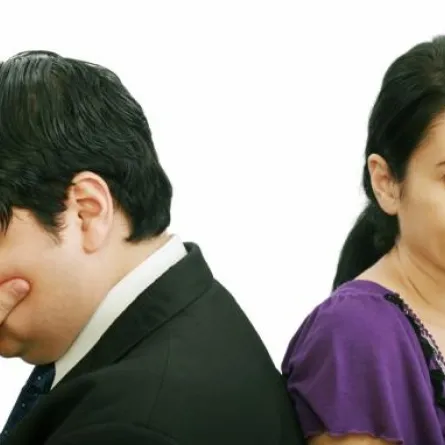 زوجتي تنفق على المنزل فهل هذا دين عليّ؟